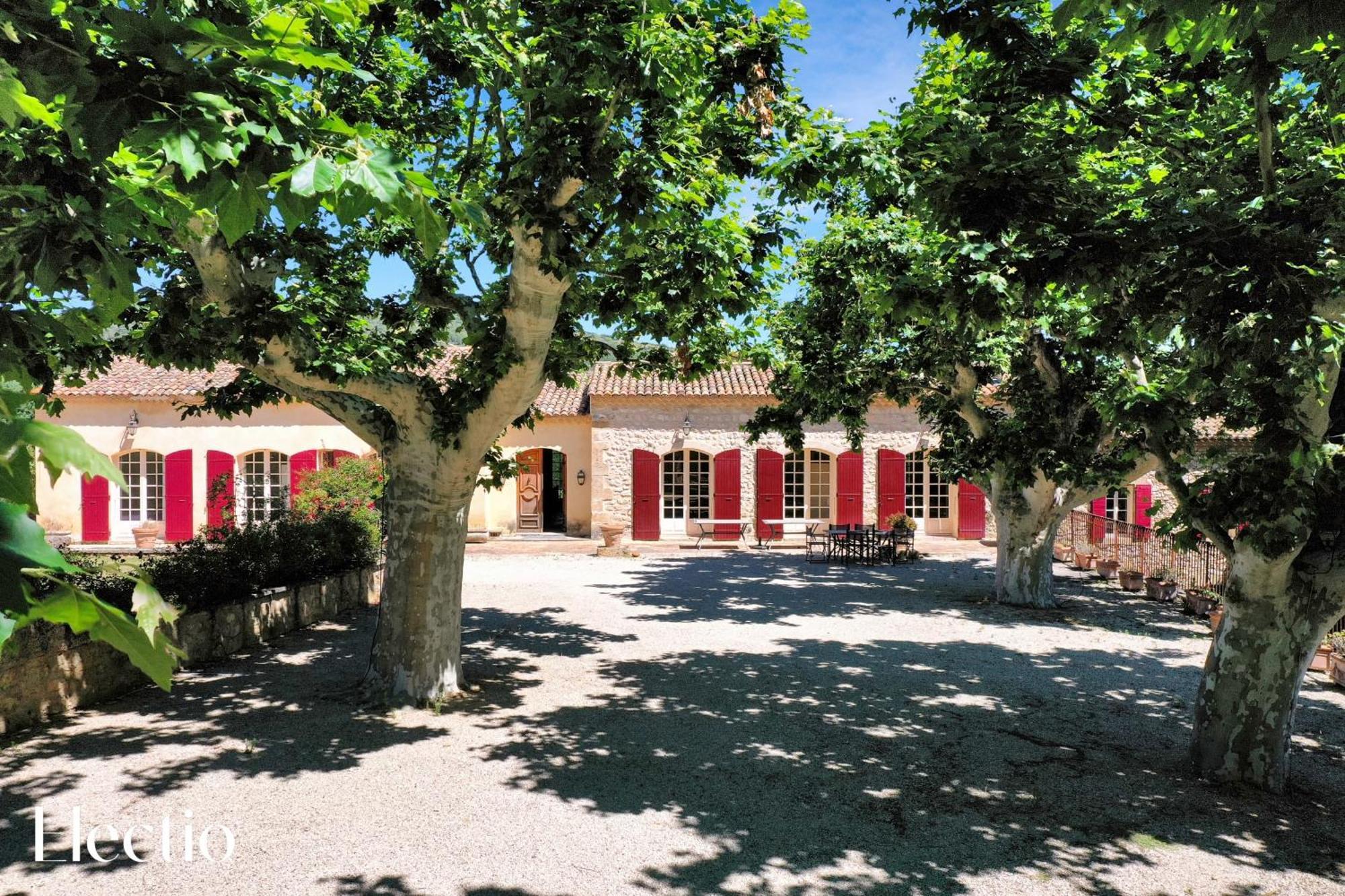 Апарт отель Bastide Domaine Tour Campanets Ле-Пюи-Сент-Репарад Экстерьер фото