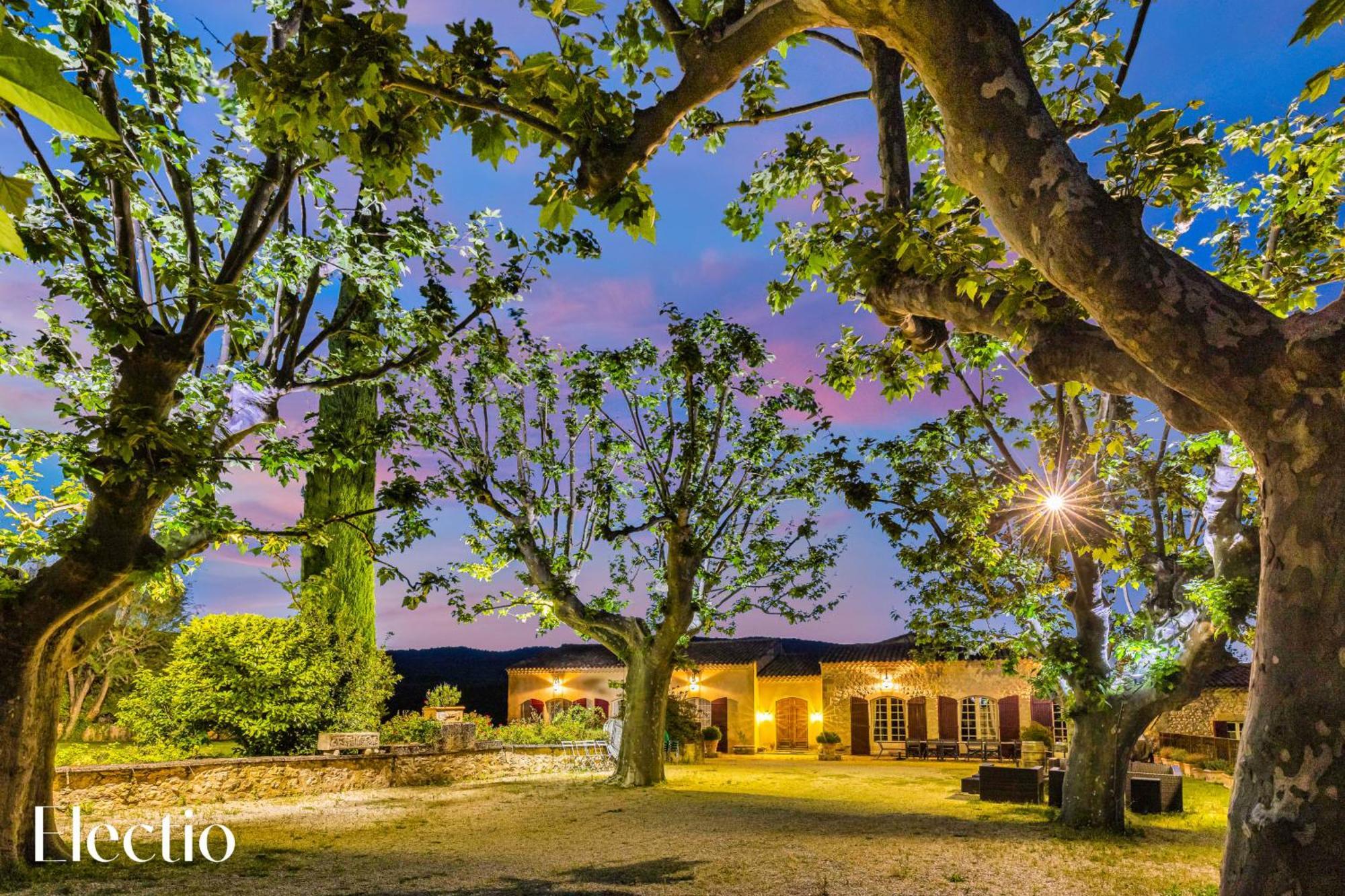 Апарт отель Bastide Domaine Tour Campanets Ле-Пюи-Сент-Репарад Экстерьер фото